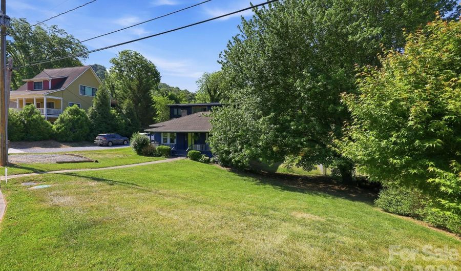 21 Clemmons St, Asheville, NC 28801 - 3 Beds, 2 Bath