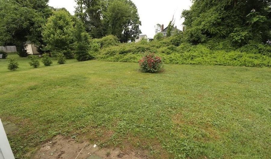 735 W NORTH St, Dover, DE 19904 - 3 Beds, 2 Bath