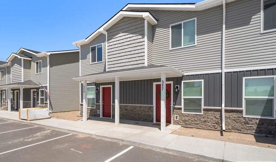 357 Jeremy Ln, Blackfoot, ID 83221 - 2 Beds, 2 Bath