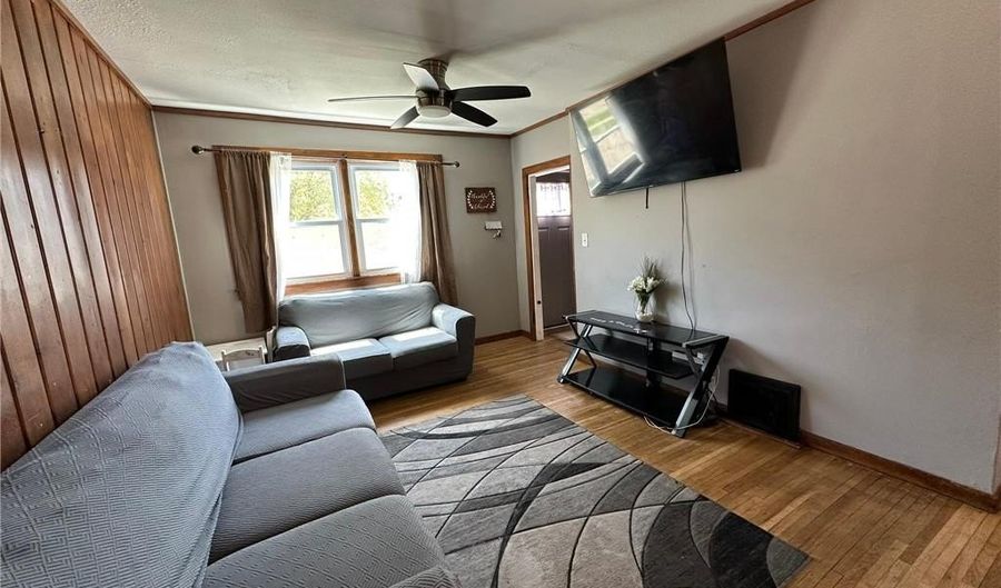 1006 6th Ave NW, Austin, MN 55912 - 3 Beds, 2 Bath