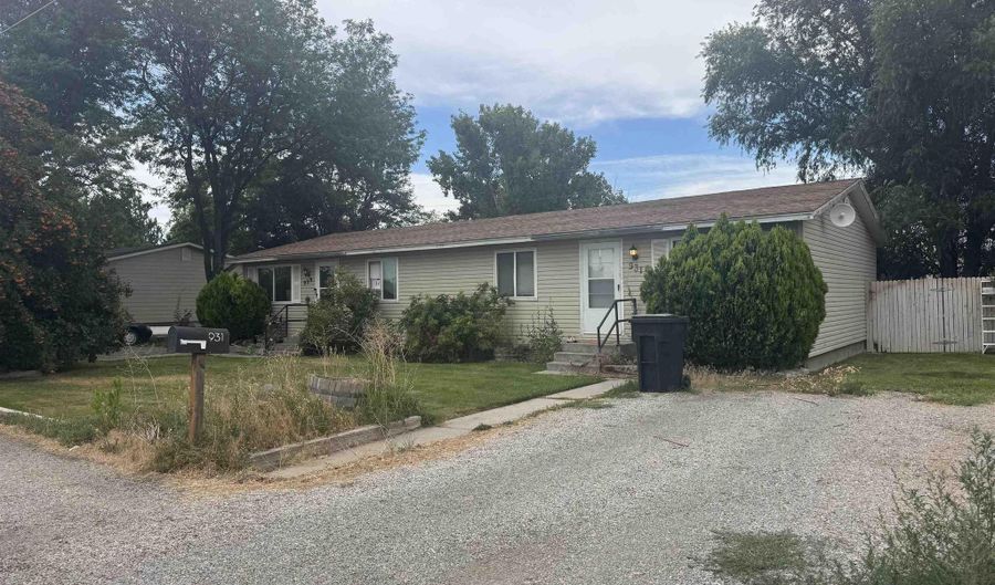 929 931 Craven Ave, Buhl, ID 83316 - 4 Beds, 2 Bath