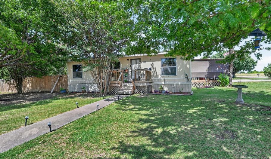 1103 Burnett Blvd, Alvarado, TX 76009 - 3 Beds, 2 Bath
