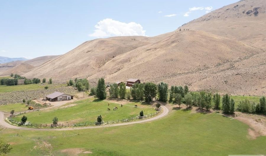 9885 Challis Creek Rd, Challis, ID 83226 - 5 Beds, 4 Bath