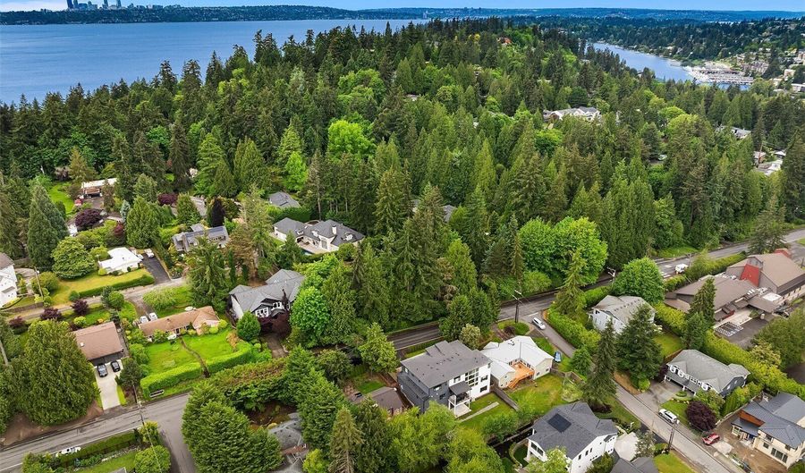10415 SE 13th St, Bellevue, WA 98004 - 6 Beds, 6 Bath