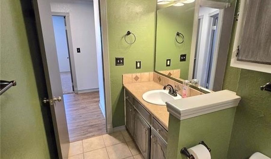 1101 George St, Altus, OK 73521 - 2 Beds, 1 Bath