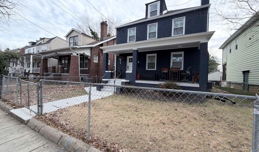 805 MALCOLM X Ave SE, Washington, DC 20032 - 6 Beds, 3 Bath