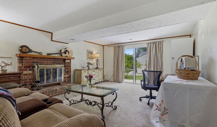 5141 BRADFIELD Dr, Annandale, VA 22003 - 4 Beds, 3 Bath