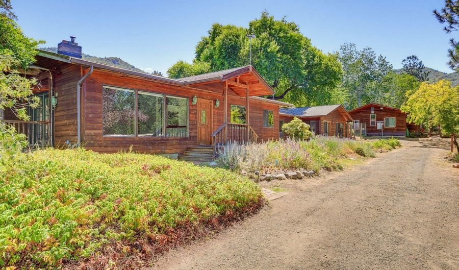 155 Westwood St, Ashland, OR 97520 - 4 Beds, 4 Bath