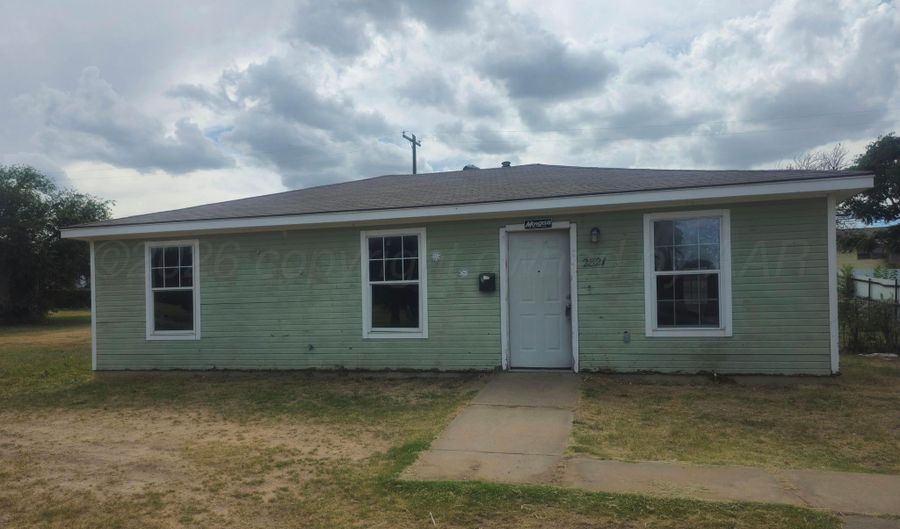 2821 Oak Dr, Amarillo, TX 79107 - 3 Beds, 1 Bath