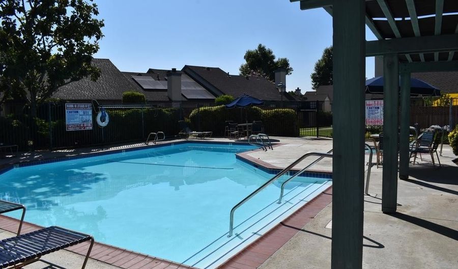 2469 Turnbridge, Escondido, CA 92027 - 2 Beds, 2 Bath