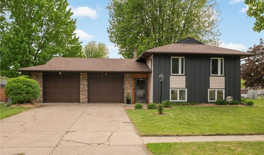 840 Cortland Dr, Apple Valley, MN 55124 - 3 Beds, 2 Bath