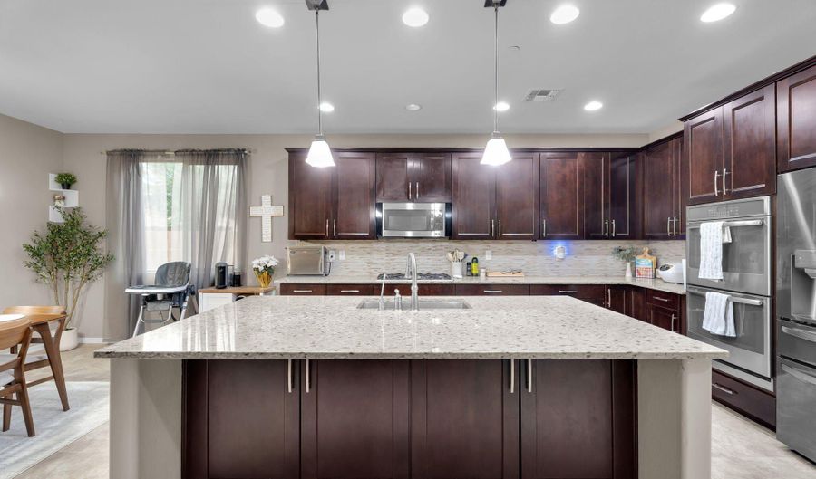 21284 W ALMERIA Rd, Buckeye, AZ 85396 - 5 Beds, 4 Bath