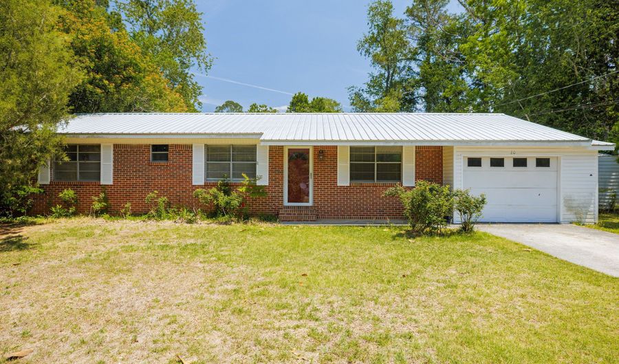 203 Magnolia Dr, Adel, GA 31620 - 3 Beds, 2 Bath
