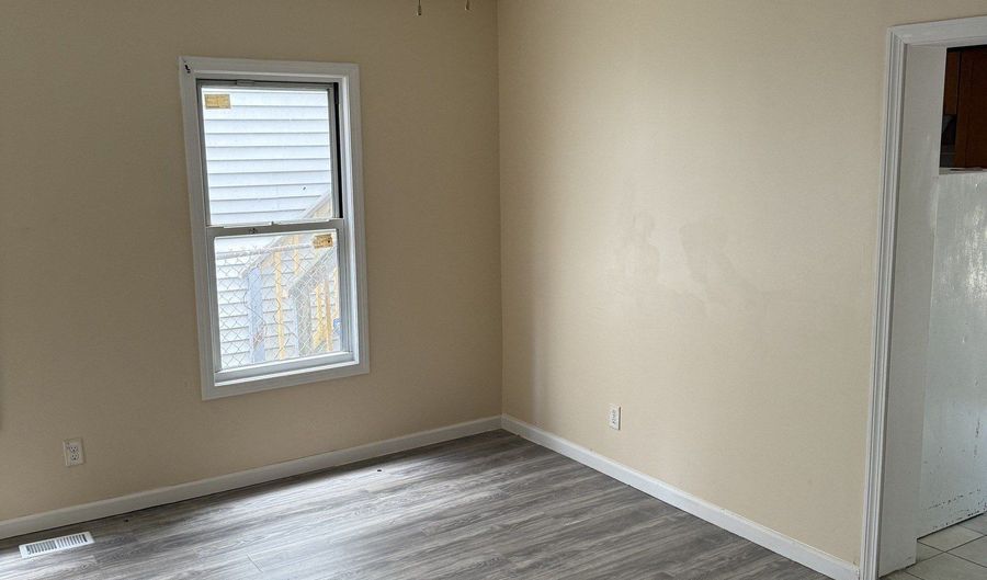 49 Sedgewick St, Bridgeport, CT 06606 - 3 Beds, 1 Bath
