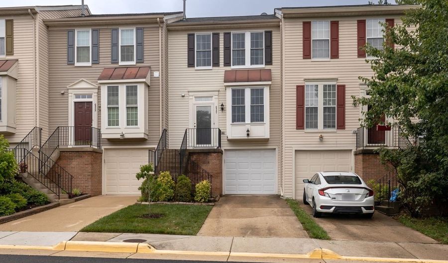 6537 PARISH GLEBE Ln, Alexandria, VA 22315 - 3 Beds, 3 Bath