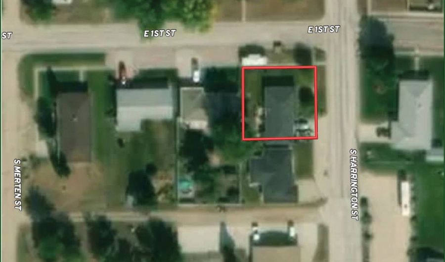 107 S Harrington, Ainsworth, NE 69210 - 3 Beds, 2 Bath