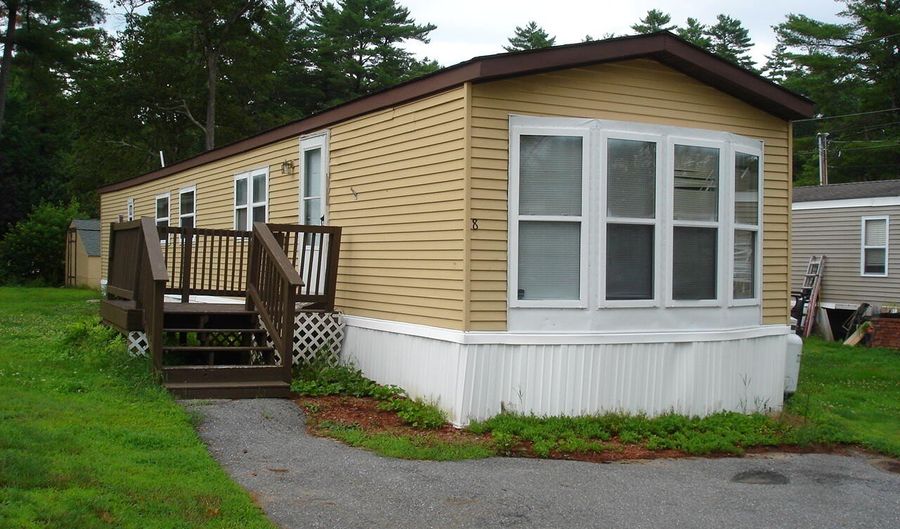 8 Holiday Ln, Standish, ME 04084 - 3 Beds, 1 Bath