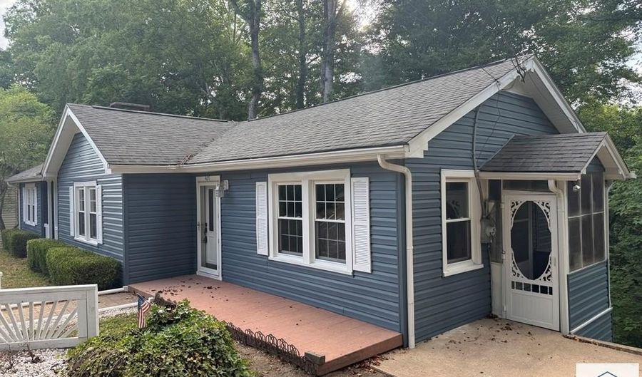 407 Ridgewood Rd, Bassett, VA 24055 - 3 Beds, 2 Bath