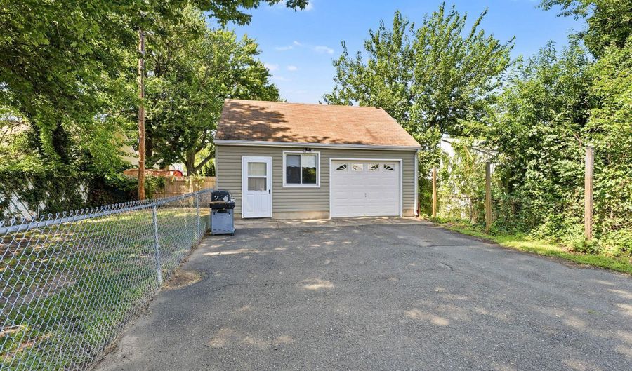 335 E BROWNING Rd, Bellmawr, NJ 08031 - 2 Beds, 1 Bath