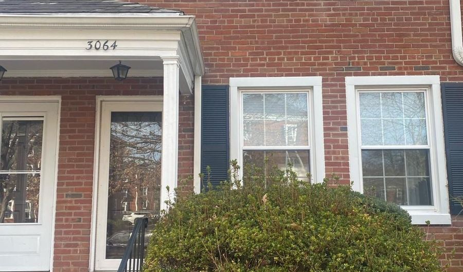 3064 S BUCHANAN St, Arlington, VA 22206 - 2 Beds, 2 Bath