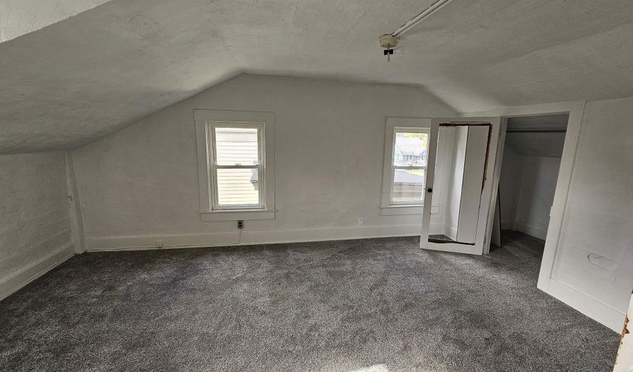 608 S Main St, Auburn, IN 46706 - 2 Beds, 1 Bath