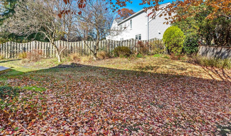 202 AUTUMN LEAF Pl, Annapolis, MD 21401 - 5 Beds, 4 Bath