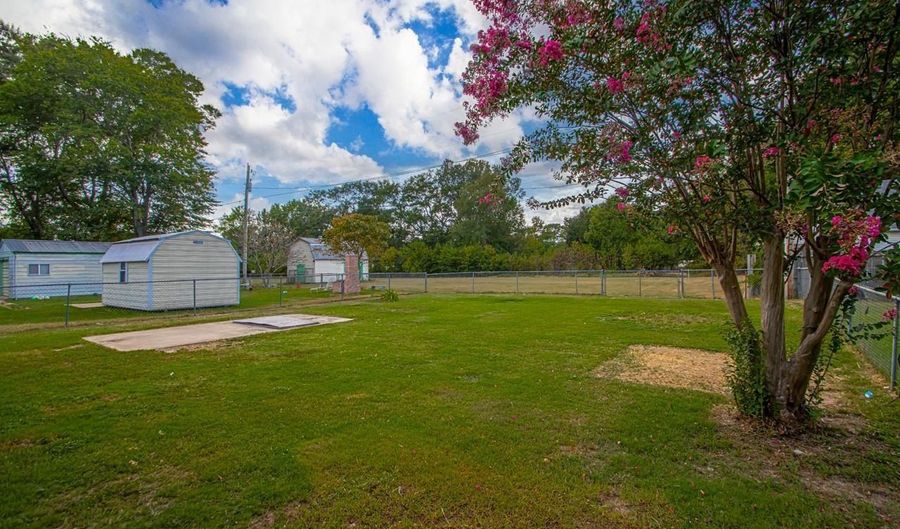 324 Troutt, Benton, AR 72019 - 3 Beds, 2 Bath