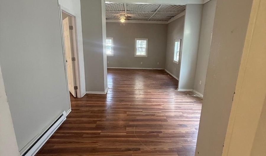222 W 6TH St, Laurel, DE 19956 - 5 Beds, 3 Bath
