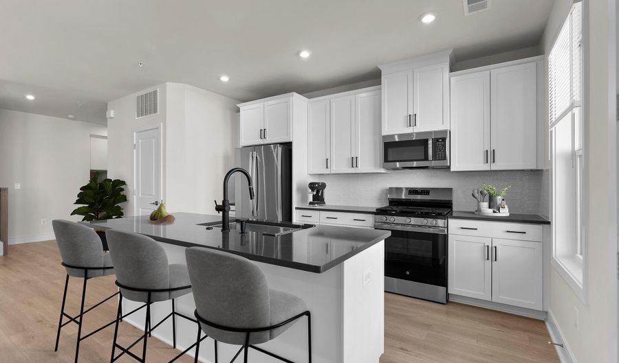 43290 FARRINGDON Sq, Broadlands, VA 20148 - 3 Beds, 3 Bath