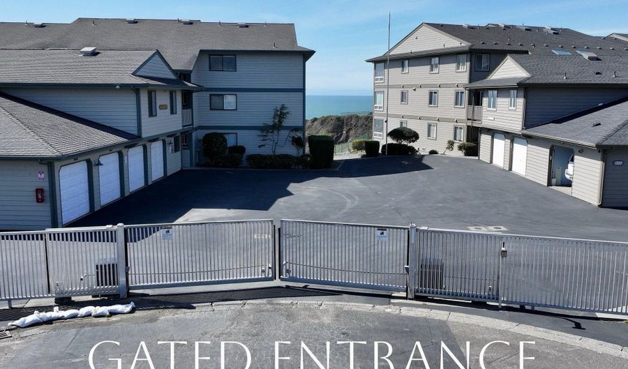 1303 MOORE St 102, Brookings, OR 97415 - 2 Beds, 2 Bath