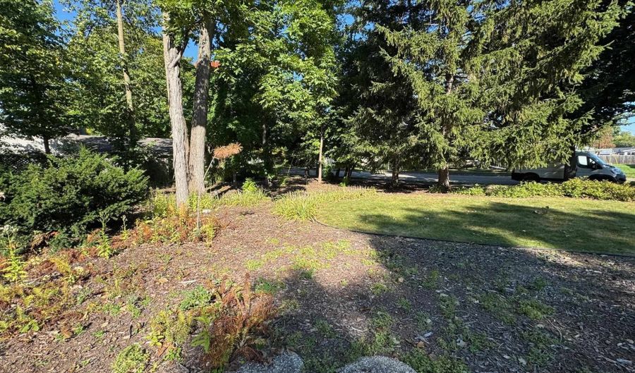 2503 E HARMON St, Appleton, WI 54915 - 3 Beds, 3 Bath