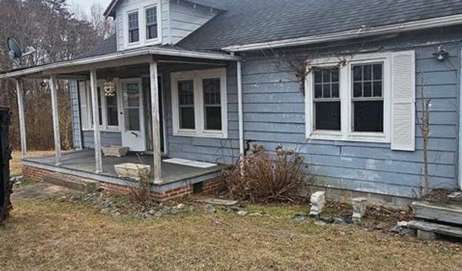 9079 Mountain Valley Rd, Axton, VA 24054 - 2 Beds, 1 Bath