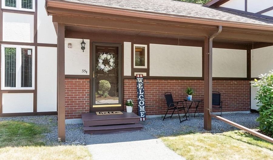 35 Chandler Dr, Atkinson, NH 03811 - 1 Beds, 2 Bath