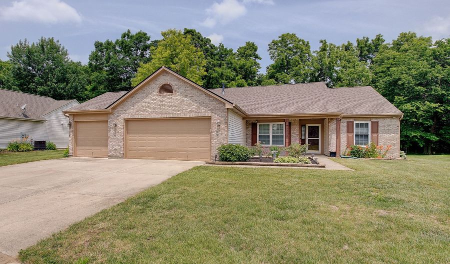 7372 Oakview Dr, Avon, IN 46123 - 3 Beds, 2 Bath
