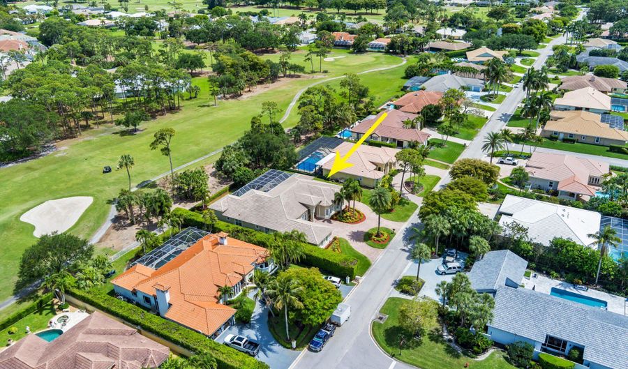 594 N Country Club Dr, Atlantis, FL 33462 - 5 Beds, 4 Bath