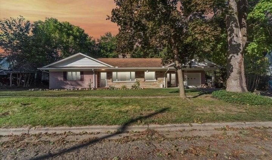 204 Crandall St, Albion, MI 49224 - 2 Beds, 2 Bath