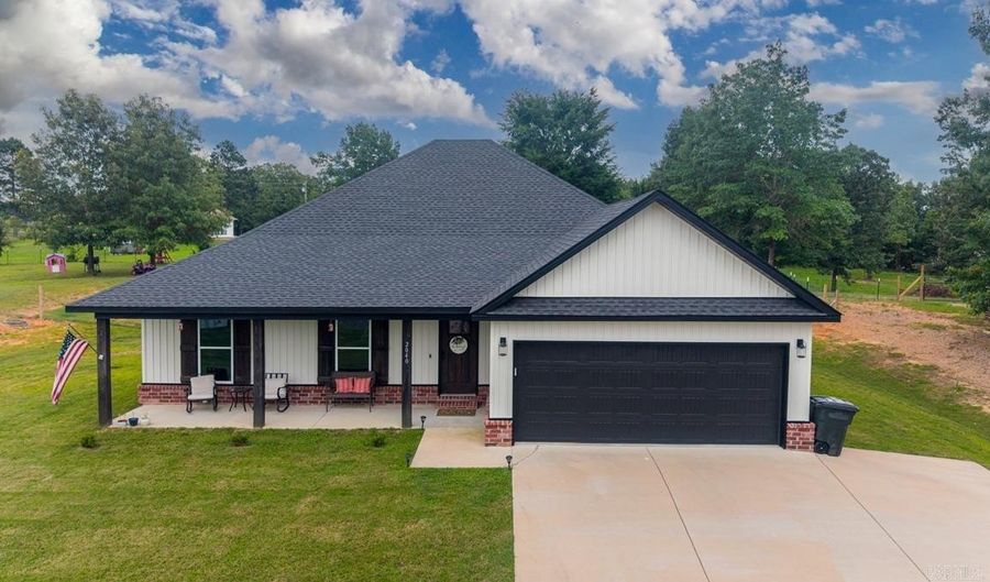 2040 Creekwood Cir, Bauxite, AR 72011 - 3 Beds, 2 Bath