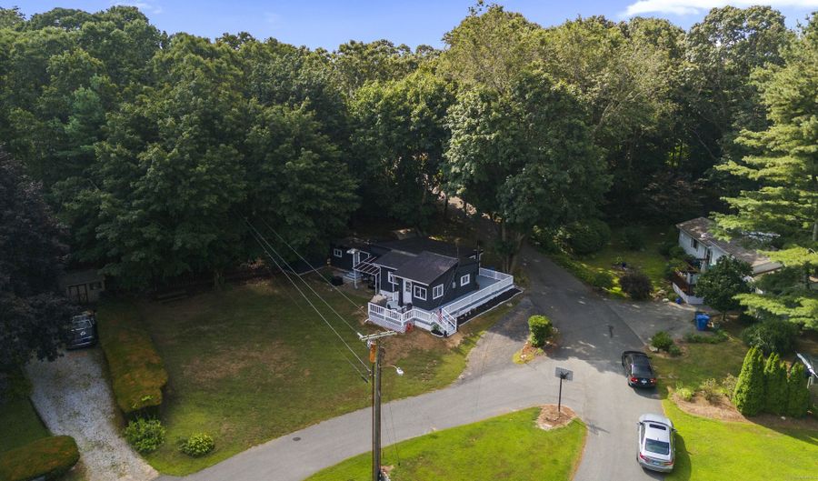 133 W Main St MV1, Clinton, CT 06413 - 3 Beds, 1 Bath