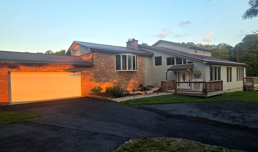 2856 Grandview Rd, Beaver, WV 25813 - 5 Beds, 4 Bath