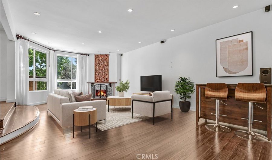 5333 Zelzah Ave 203, Encino, CA 91316 - 2 Beds, 2 Bath