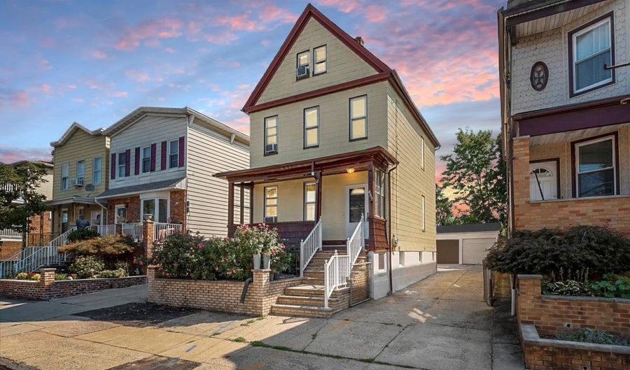 442 AVENUE E, Bayonne, NJ 07002 - 4 Beds, 4 Bath
