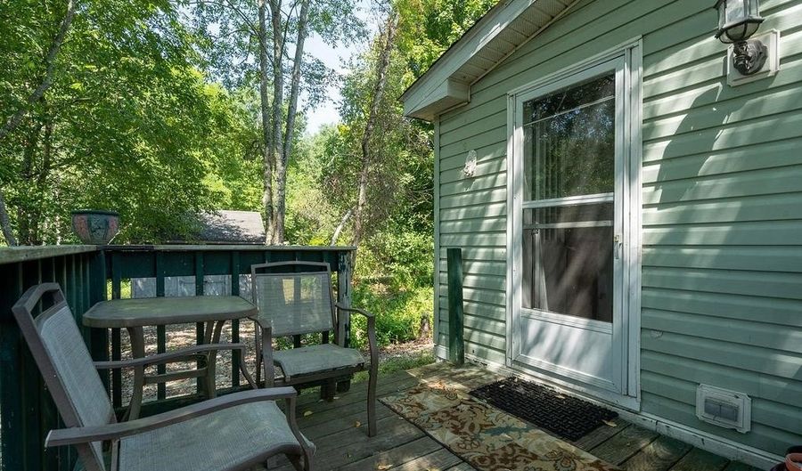 6 Joyce Ln, Raymond, NH 03077 - 3 Beds, 2 Bath