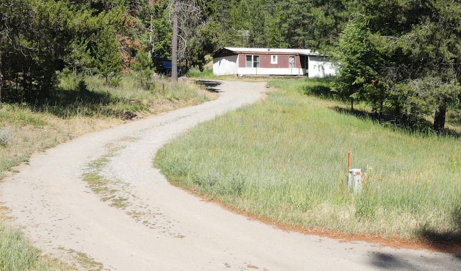 2933 Poirier Rd, Blanchard, ID 83804 - 2 Beds, 2 Bath