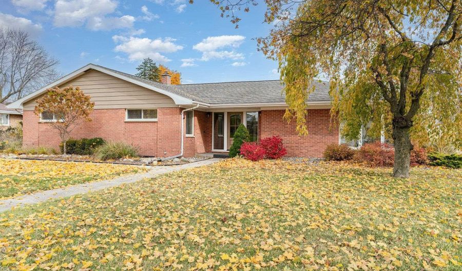 424 Fairlane Dr, Alma, MI 48801 - 3 Beds, 2 Bath