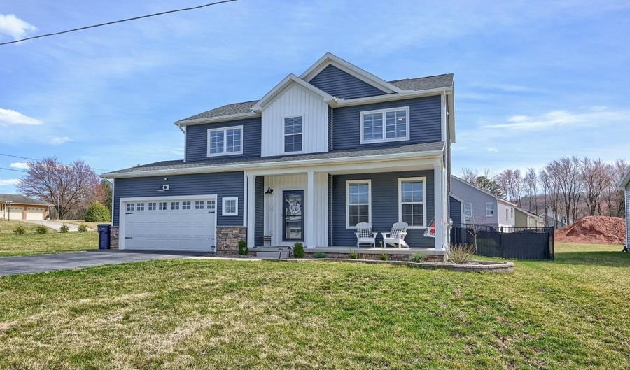 6 LOBELL Rd, Abbottstown, PA 17301 - 5 Beds, 4 Bath