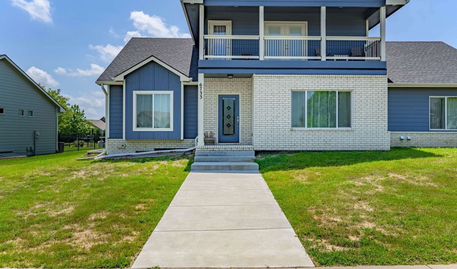 6733 E Central Park Ave, Bel Aire, KS 67226 - 5 Beds, 3 Bath