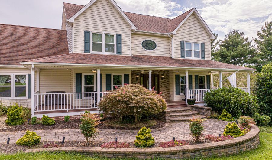 19328 Stirrup Dr, Abingdon, VA 24211 - 4 Beds, 3 Bath