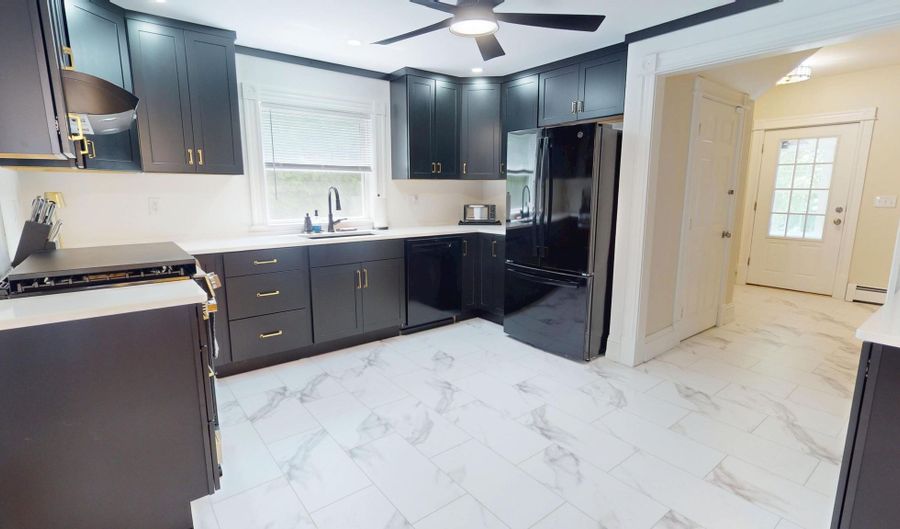295 French St, Bangor, ME 04401 - 3 Beds, 2 Bath