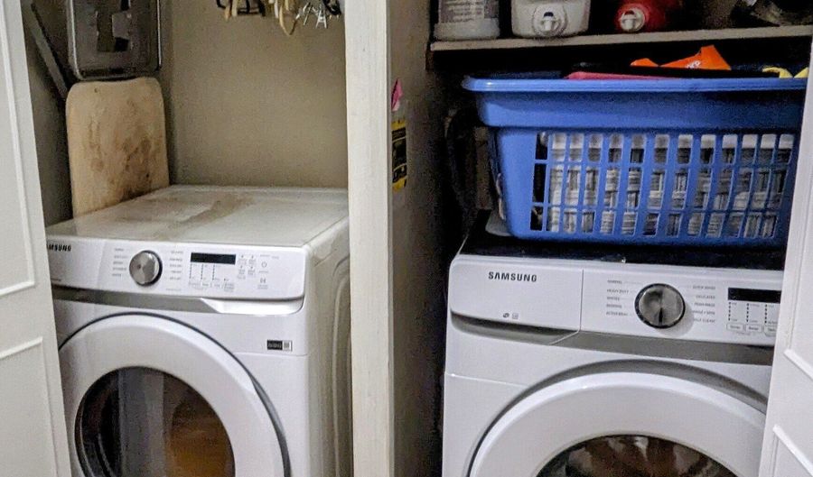 14 Stuart Dr, Danbury, CT 06811 - 4 Beds, 3 Bath