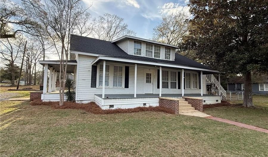 401 Hall Ave, Bay Minette, AL 36507 - 4 Beds, 3 Bath